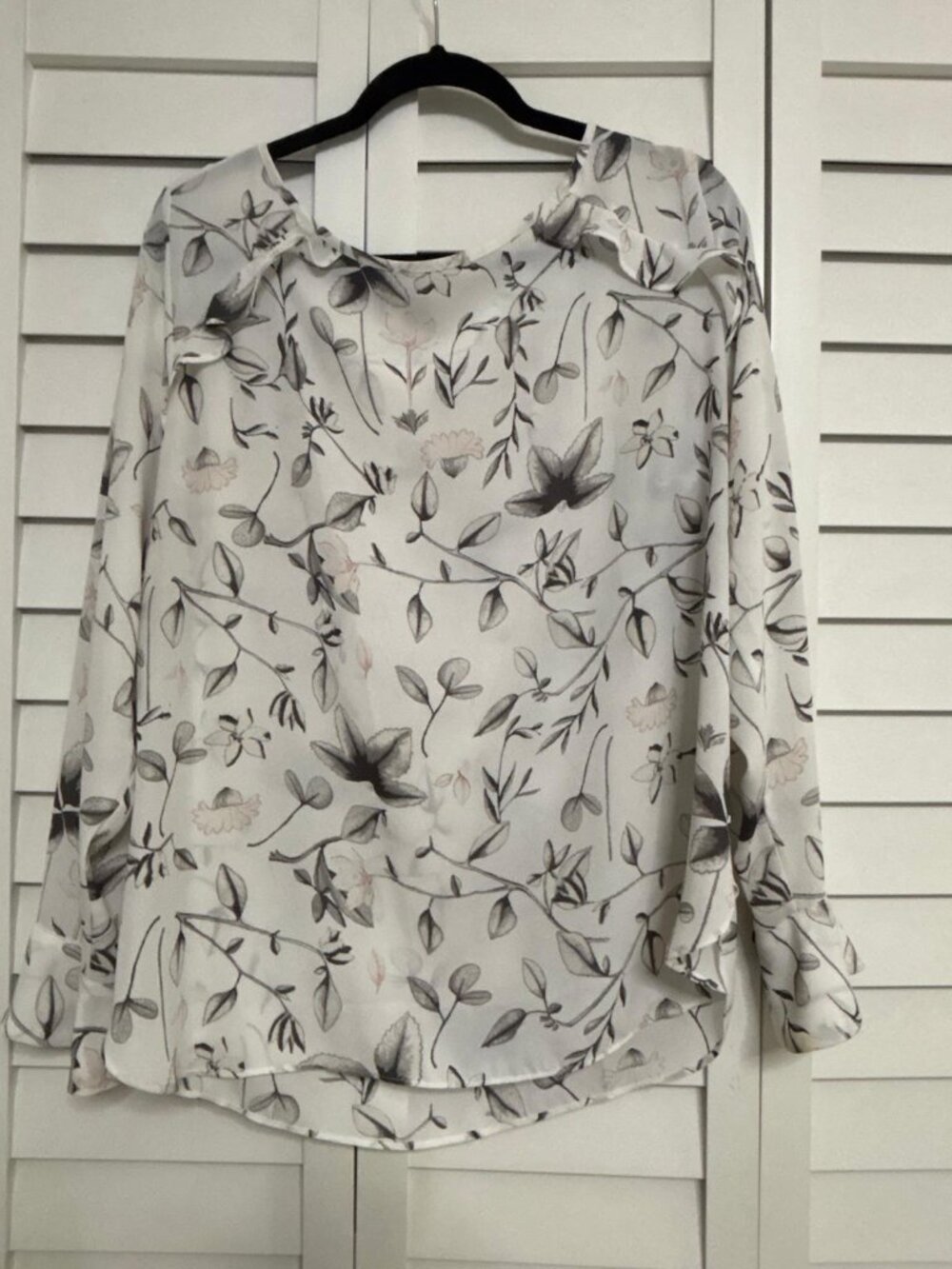 Vintage Loft White Floral Long Sleeve Blouse